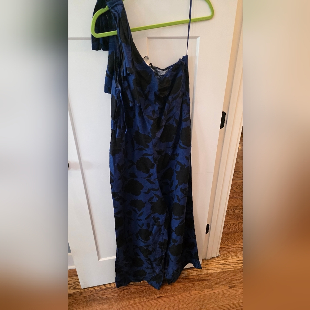 Elegant Blue and Black One-Shoulder Jumpsuit